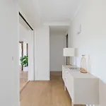 Luxury - Avenue Montaigne Apartament *