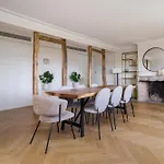 Luxury - Avenue Montaigne