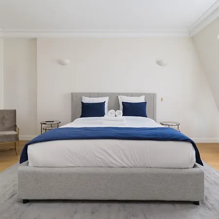 Apartment Luxury - Avenue Montaigne Paris
