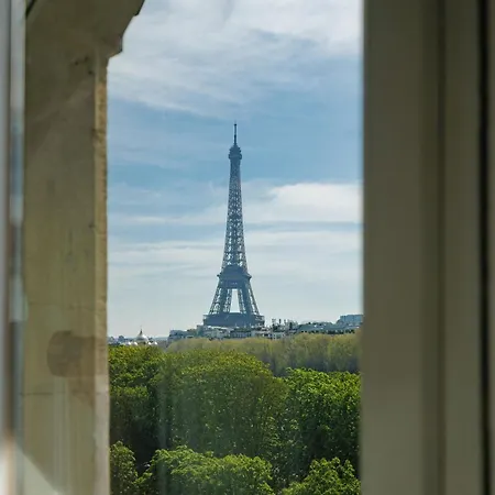 Luxury - Avenue Montaigne Apartment *