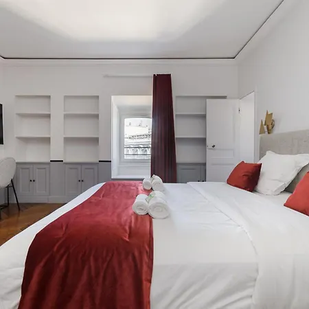 Luxury - Avenue Montaigne