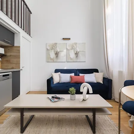 Luxury - Avenue Montaigne Apartment *