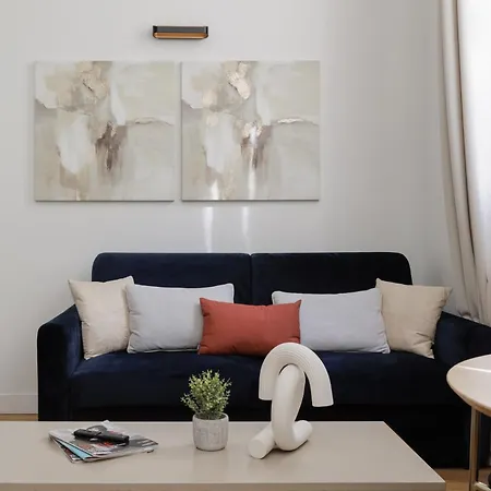 Luxury - Avenue Montaigne Paris