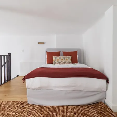 Luxury - Avenue Montaigne Apartment *