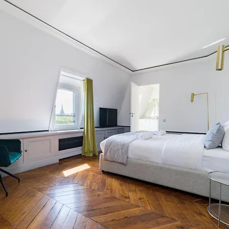 Apartment Luxury - Avenue Montaigne