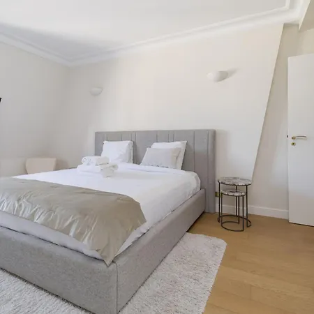 Luxury - Avenue Montaigne Apartment *