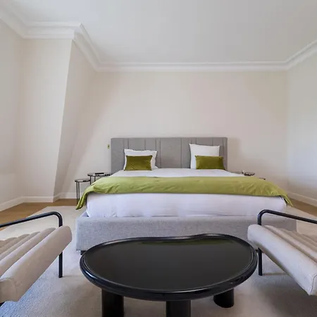 Luxury - Avenue Montaigne Paris