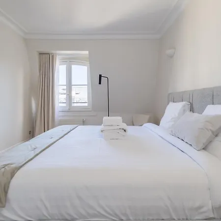 Apartment Luxury - Avenue Montaigne Paris