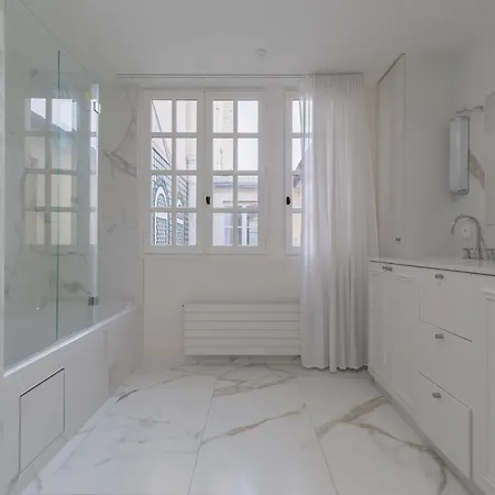 Luxury - Avenue Montaigne * 巴黎