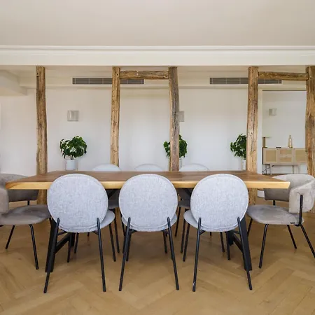 Luxury - Avenue Montaigne Apartment