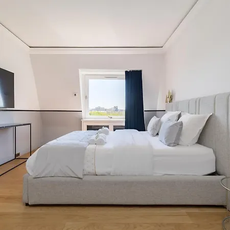 Luxury - Avenue Montaigne Apartment Paris