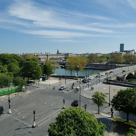 Luxury - Avenue Montaigne * Paris