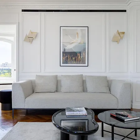 Luxury - Avenue Montaigne