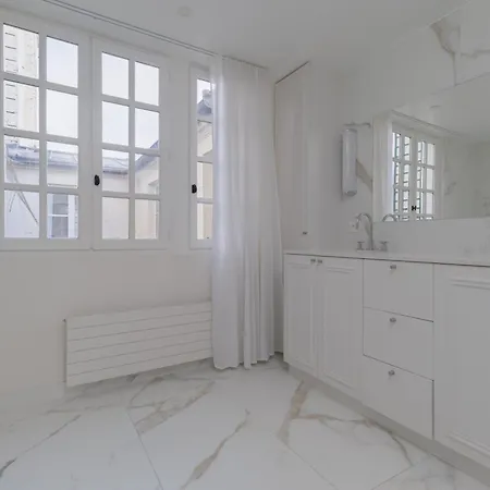 Luxury - Avenue Montaigne *