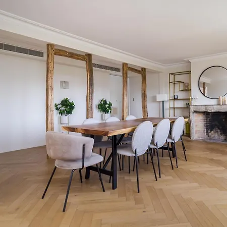 Luxury - Avenue Montaigne