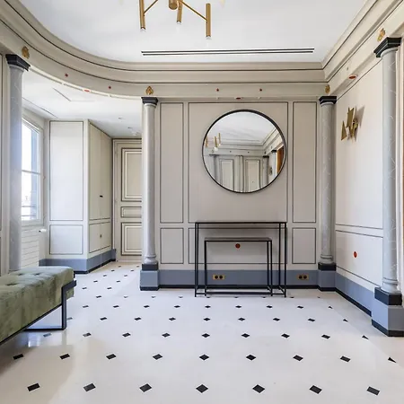 Luxury - Avenue Montaigne Apartment Paris