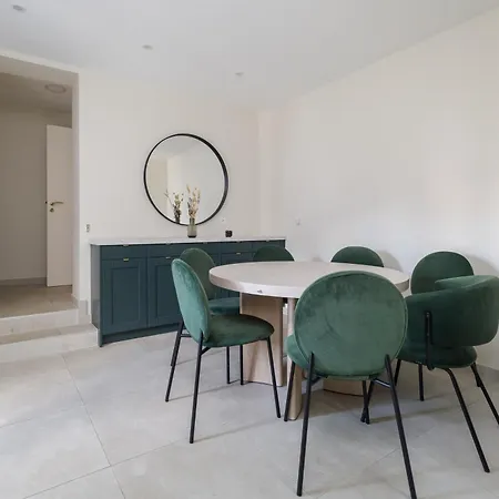 Luxury - Avenue Montaigne * 巴黎