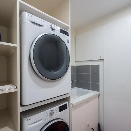 Luxury - Avenue Montaigne *