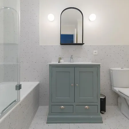 Luxury - Avenue Montaigne