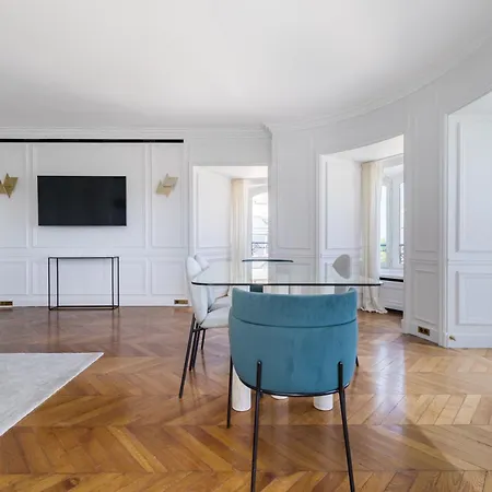 Luxury - Avenue Montaigne *