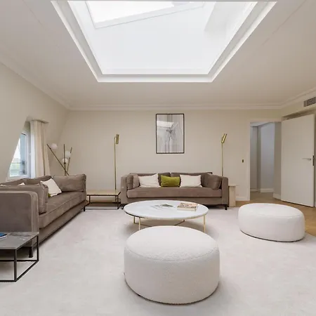 Luxury - Avenue Montaigne *