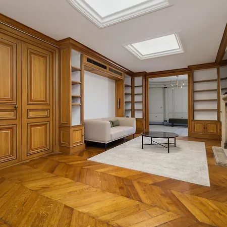 Luxury - Avenue Montaigne Apartment Paris