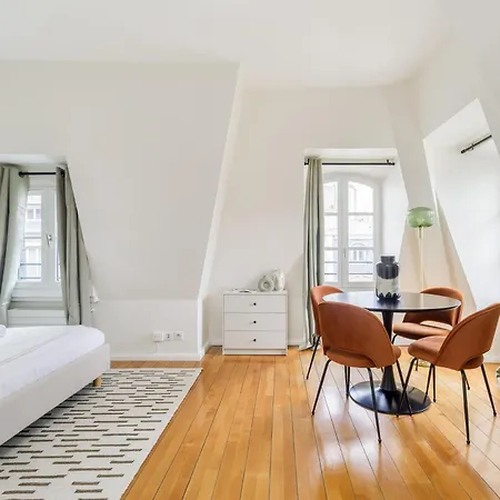 Apartment Luxury - Avenue Montaigne Paris
