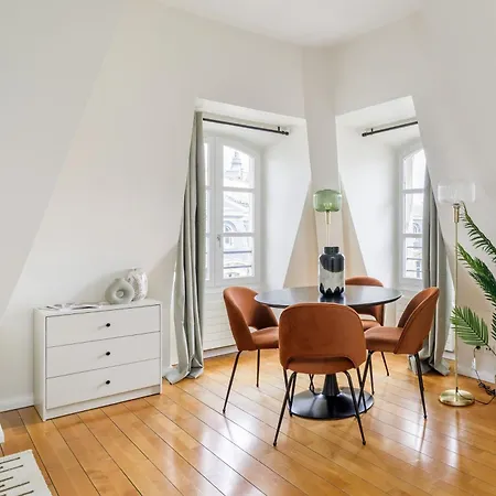 Luxury - Avenue Montaigne *