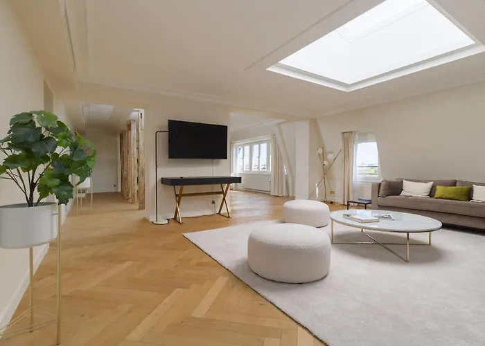 Luxury - Avenue Montaigne פריז