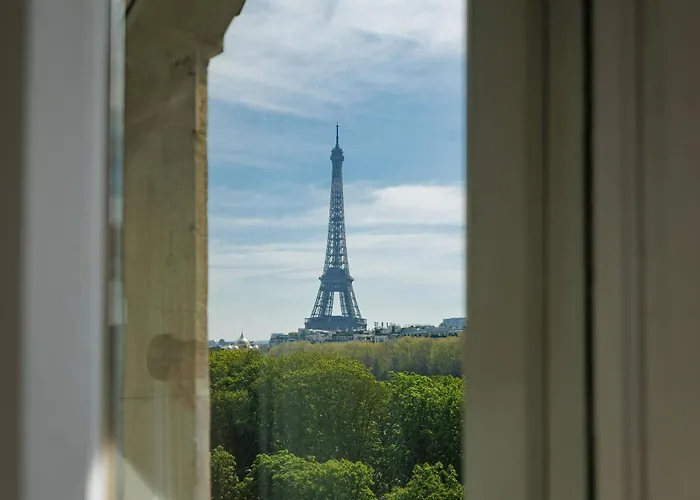 Luxury - Avenue Montaigne דירה *