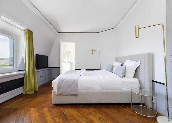 Luxury - Avenue Montaigne דירה