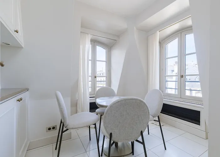 Luxury - Avenue Montaigne פריז