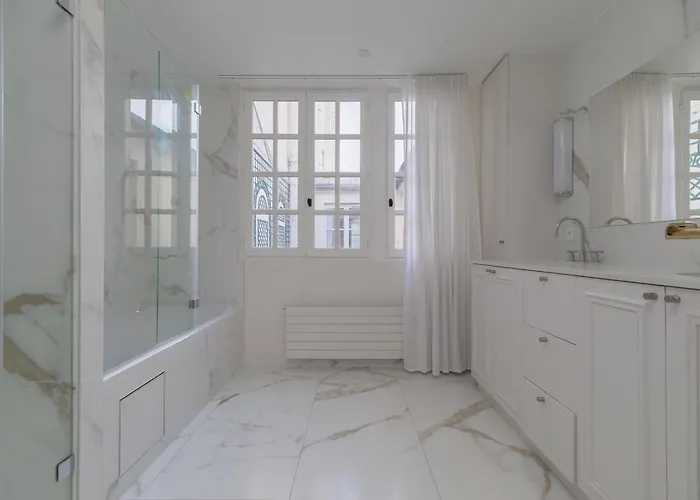 Luxury - Avenue Montaigne * פריז