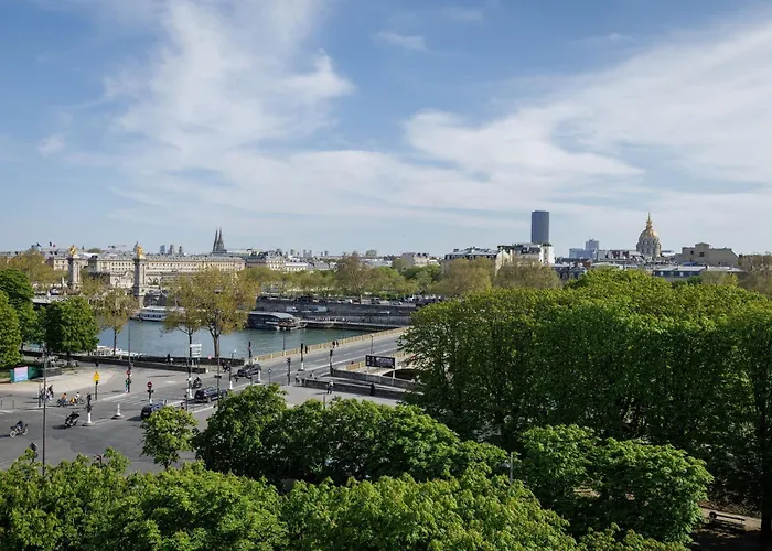 Luxury - Avenue Montaigne