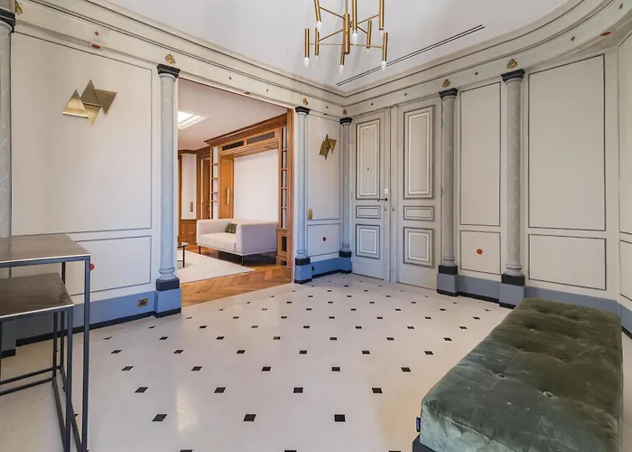 Luxury - Avenue Montaigne דירה