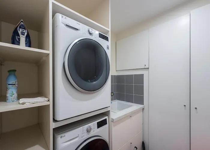 Luxury - Avenue Montaigne *