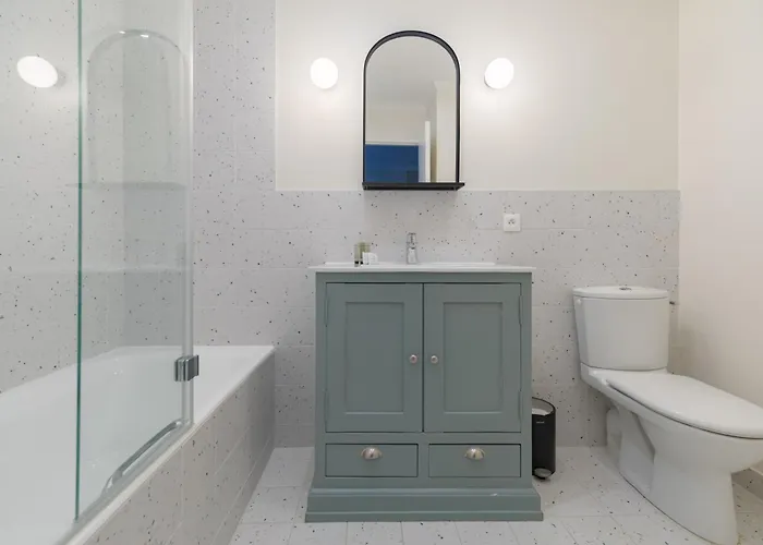 Luxury - Avenue Montaigne