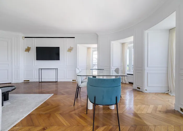 Luxury - Avenue Montaigne *