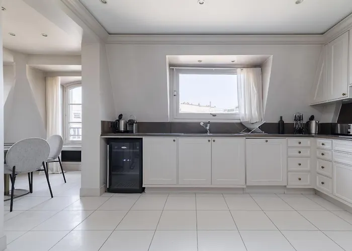 Luxury - Avenue Montaigne * פריז