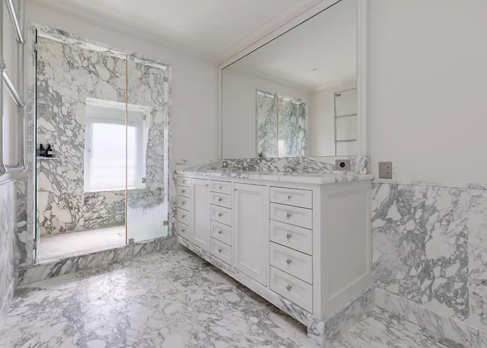 Luxury - Avenue Montaigne