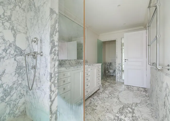 Luxury - Avenue Montaigne דירה *